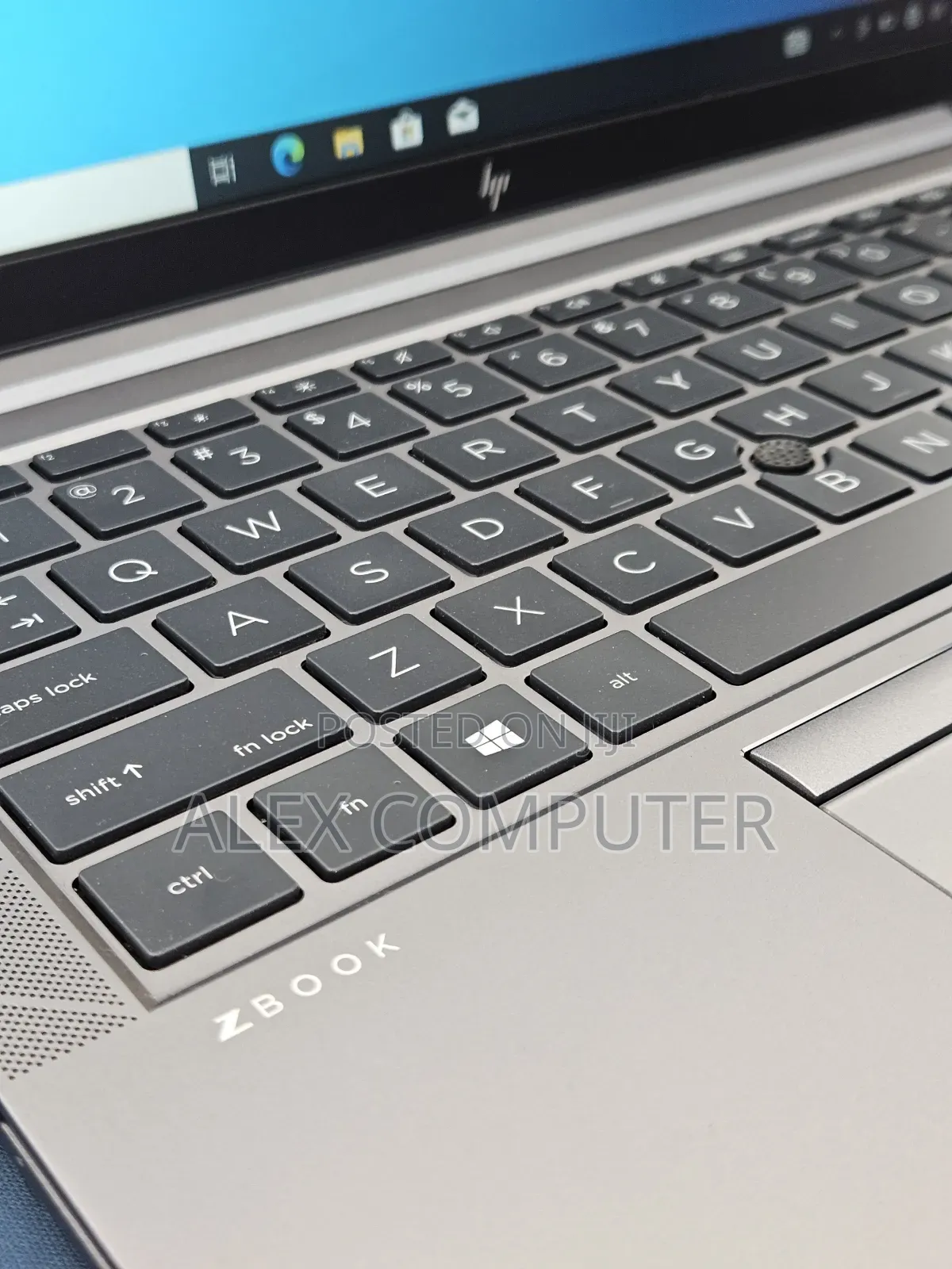 New Laptop HP ZBook Firefly G8 16GB Intel Core i7 SSD 512GB