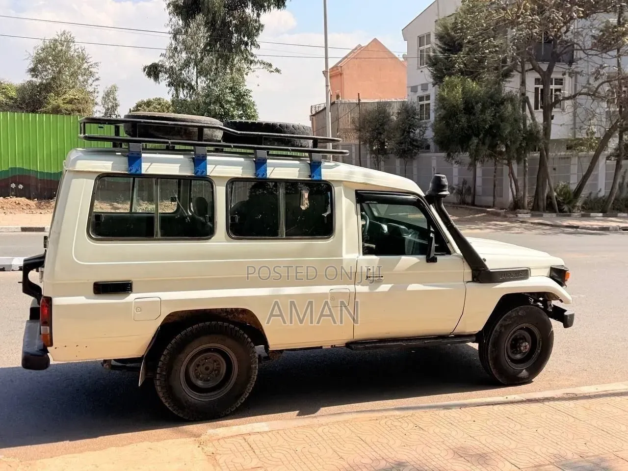 Toyota Land Cruiser 1990 White