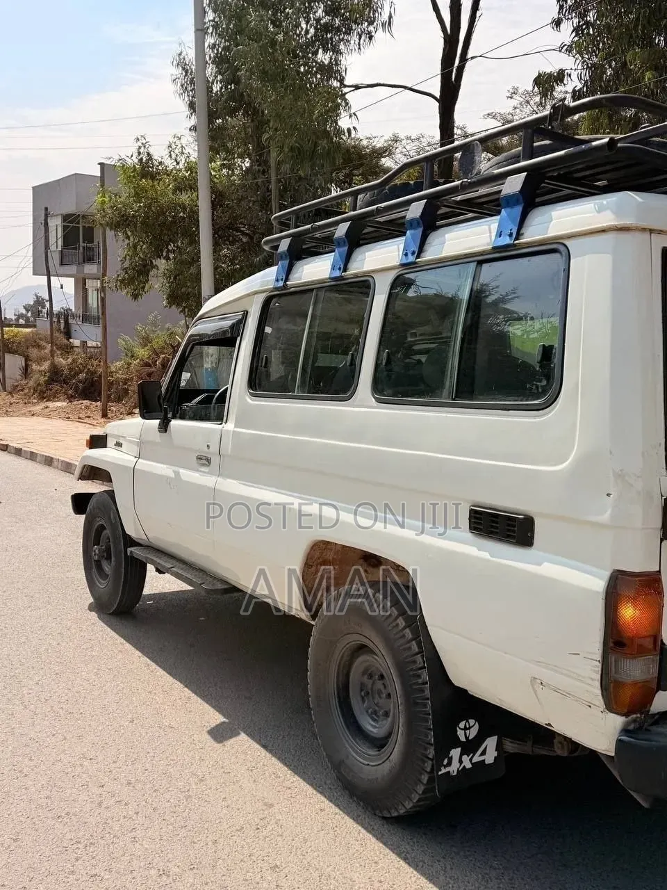 Toyota Land Cruiser 1990 White