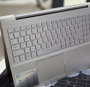 New Laptop Dell Inspiron 15 8GB Intel Core i5 SSD 256GB