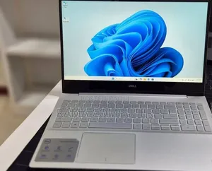 New Laptop Dell Inspiron 15 8GB Intel Core i5 SSD 256GB