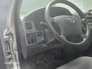 Toyota HiAce 2008 Silver