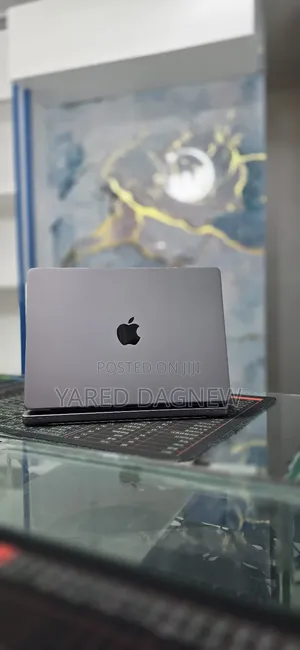 New Laptop Apple MacBook Pro 2021 M1 32GB Apple M1 Pro SSD 512GB