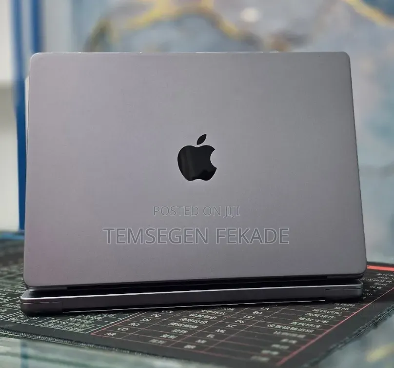 New Laptop Apple MacBook Pro 2020 M1 32GB Apple M1 Pro SSD 512GB