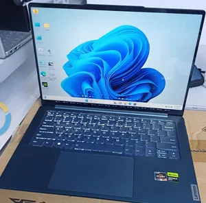New Laptop Lenovo Yoga 700 16GB AMD Ryzen 7 SSD 512GB