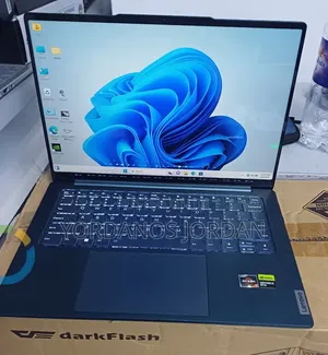New Laptop Lenovo Yoga 700 16GB AMD Ryzen 7 SSD 512GB