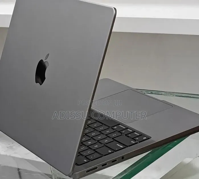 New Laptop Apple MacBook Pro 2023 M3 8GB Intel Core M3 SSD 512GB