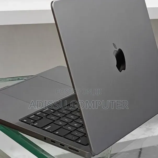 New Laptop Apple MacBook Pro 2023 M3 8GB Intel Core M3 SSD 512GB