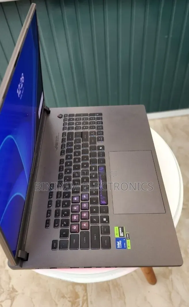 New Laptop Asus ROG Strix G18 32GB Intel Core Ultra 9 SSD 2T