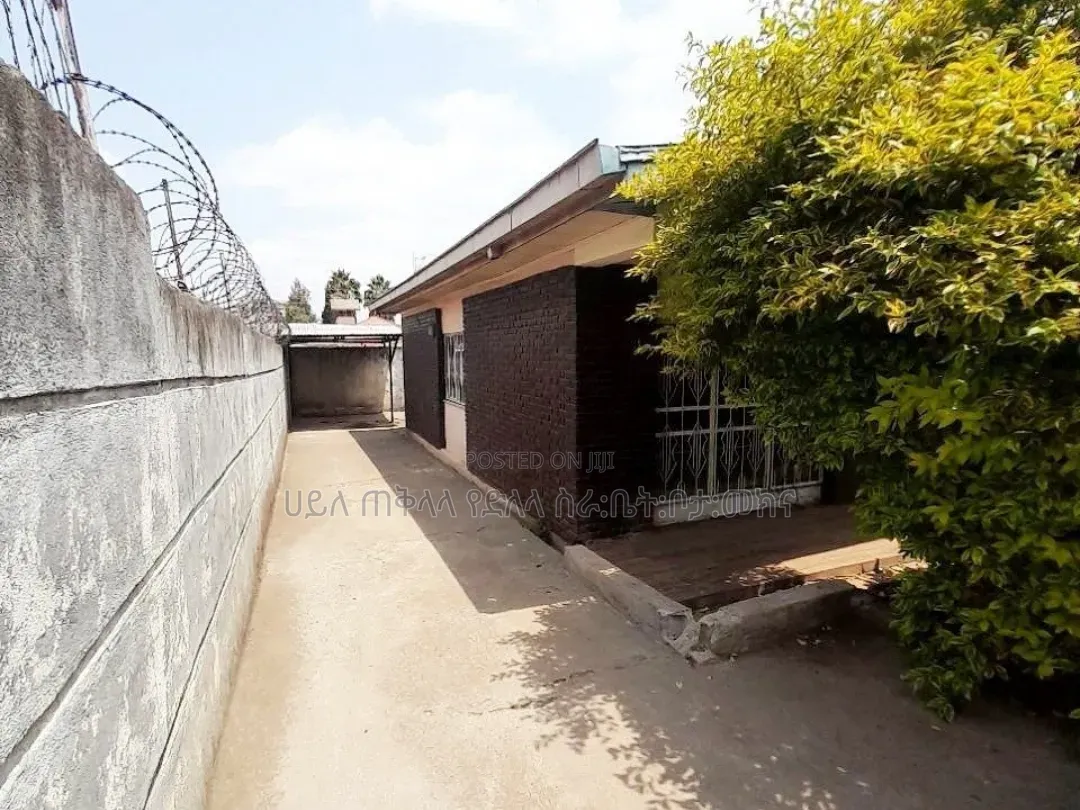 Furnished 6bdrm Villa in Ayat Real State, Yeka for sale