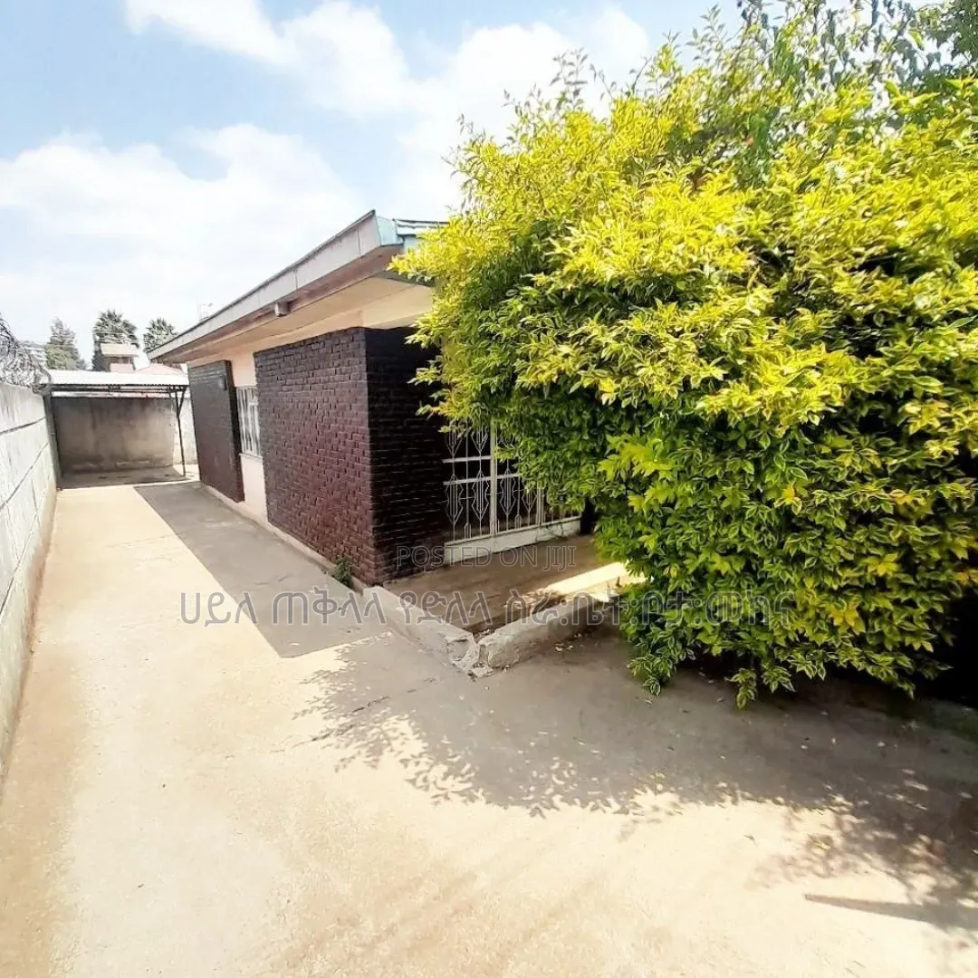 Furnished 6bdrm Villa in Ayat Real State, Yeka for sale