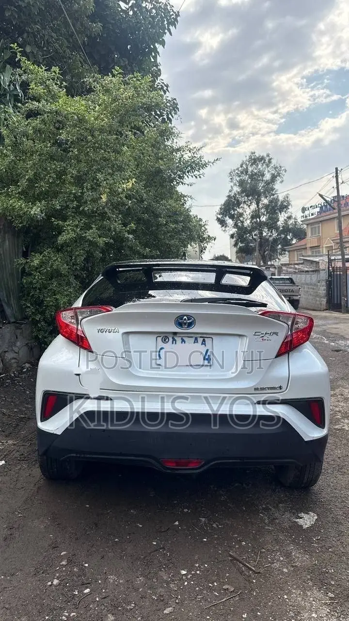 Toyota C-HR 2022 White