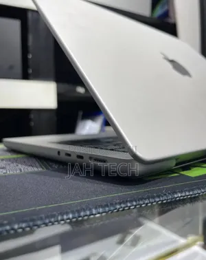 New Laptop Apple MacBook Pro 2021 M1 16GB Apple M1 Pro SSD 512GB