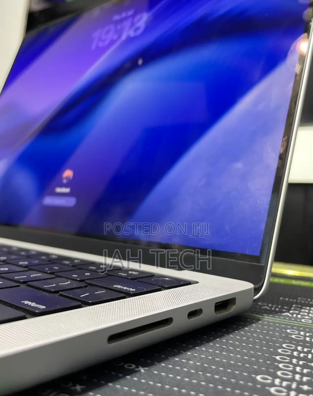 New Laptop Apple MacBook Pro 2021 M1 16GB Apple M1 Pro SSD 512GB