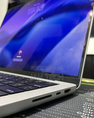 New Laptop Apple MacBook Pro 2021 M1 16GB Apple M1 Pro SSD 512GB