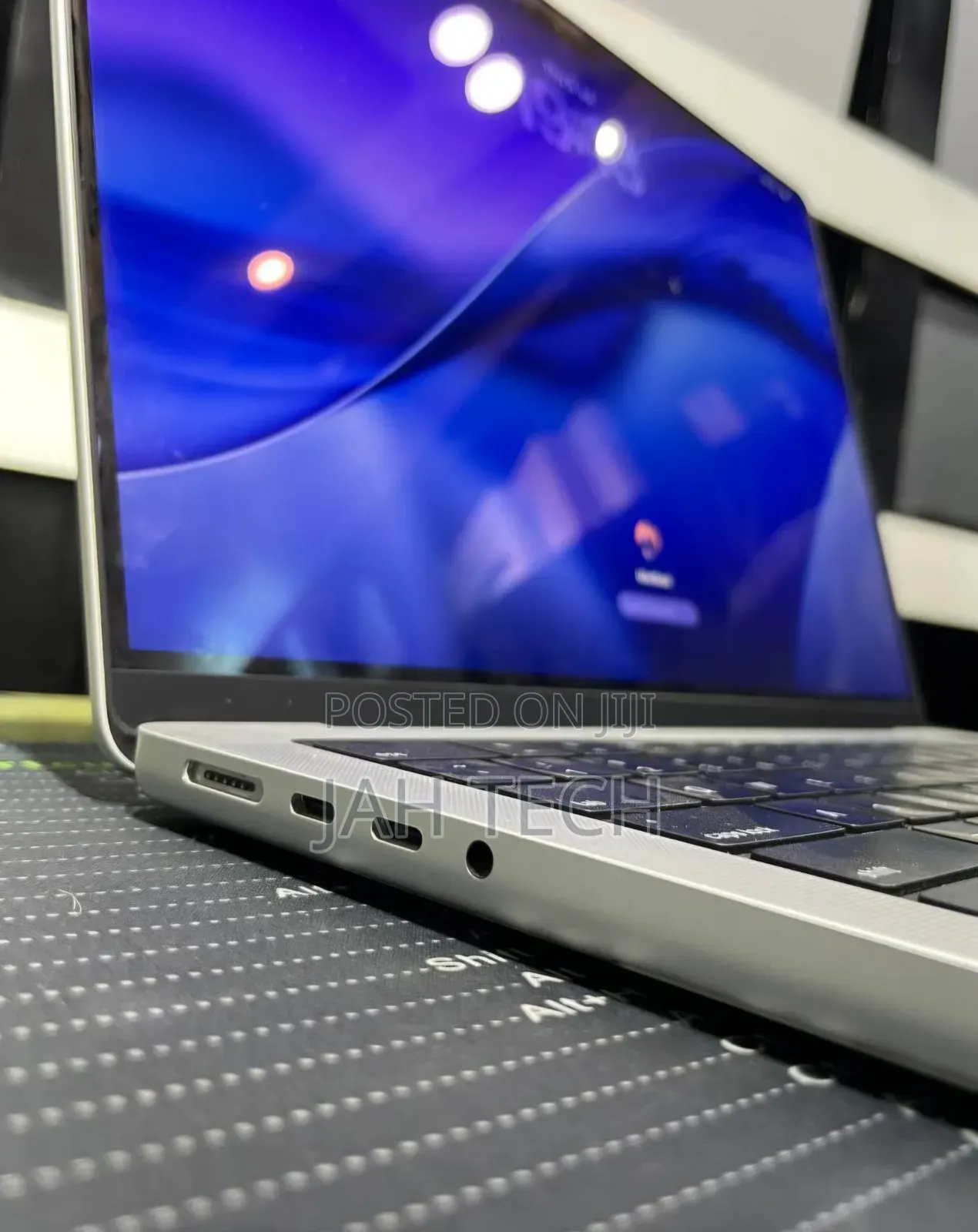 New Laptop Apple MacBook Pro 2021 M1 16GB Apple M1 Pro SSD 512GB