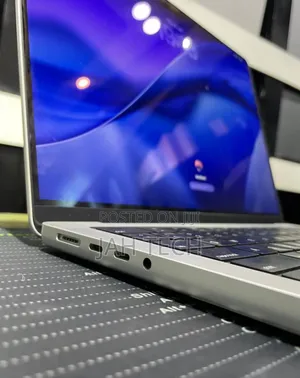 New Laptop Apple MacBook Pro 2021 M1 16GB Apple M1 Pro SSD 512GB