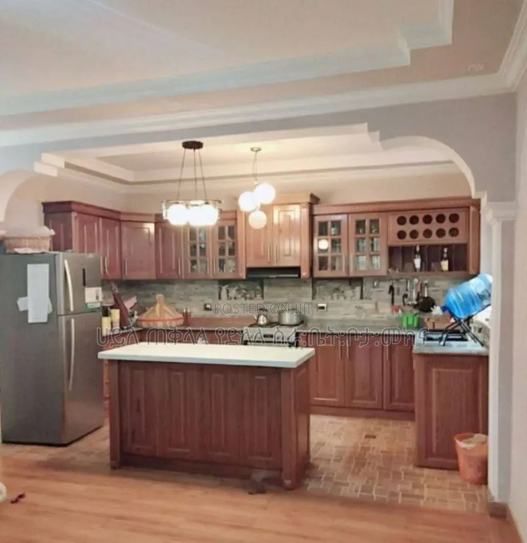 Furnished 7bdrm Townhouse/Terrace in Ayat Zone Inside, Yeka for sale
