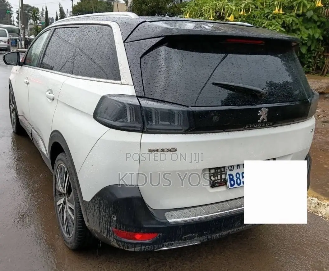 Peugeot 5008 2022 White