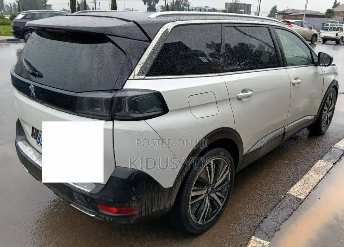 Peugeot 5008 2022 White