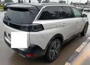 Peugeot 5008 2022 White