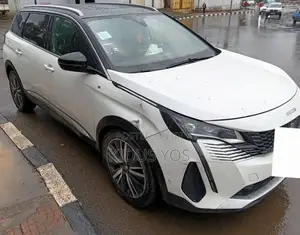 Peugeot 5008 2022 White