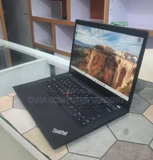 New Laptop Lenovo ThinkPad T14s G4 16GB AMD Ryzen 5 SSD 512GB