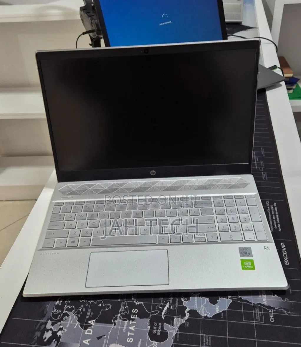 New Laptop HP Pavilion 14-ce3064st 8GB Intel Core i5 SSD 512GB