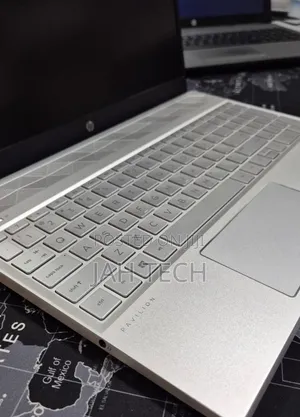 New Laptop HP Pavilion 14-ce3064st 8GB Intel Core i5 SSD 512GB