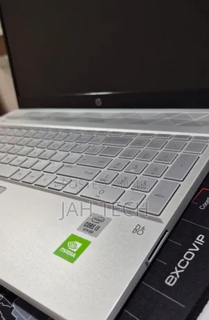 New Laptop HP Pavilion 14-ce3064st 8GB Intel Core i5 SSD 512GB