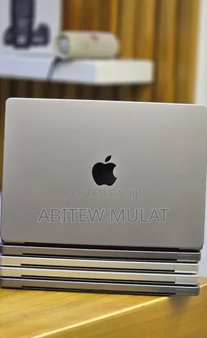 New Laptop Apple MacBook Pro 2021 M1 16GB Apple M1 Pro SSD 512GB