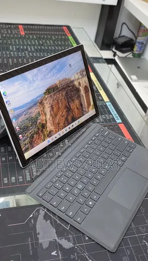 New Laptop Microsoft Surface Pro 7+ 16GB Intel Core i7 SSD 512GB