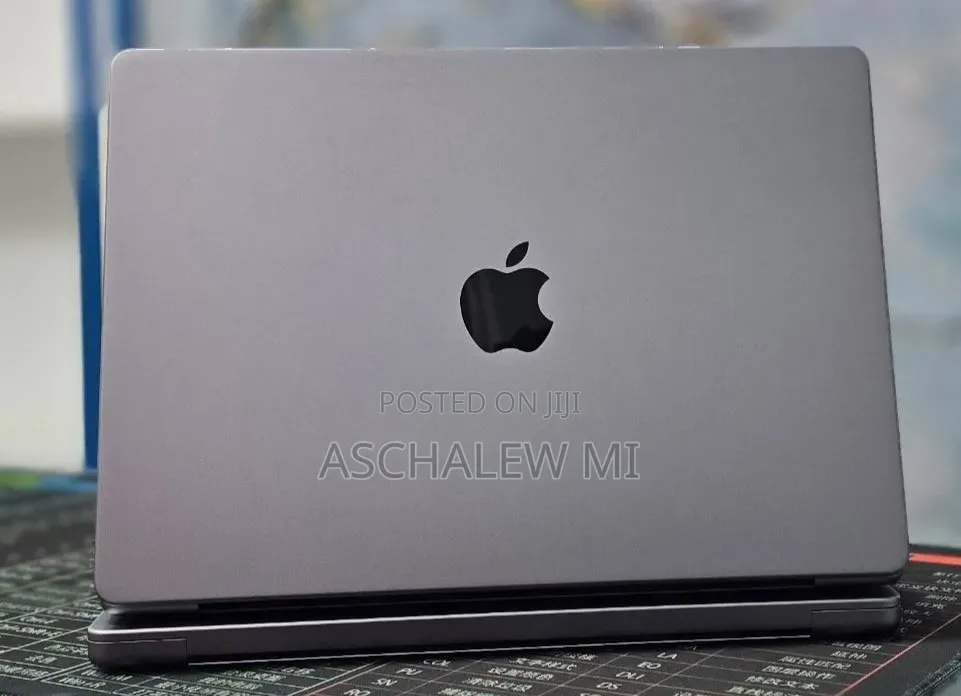 New Laptop Apple MacBook Pro 2021 M1 32GB Apple M1 Pro SSD 512GB