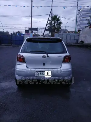 Toyota Vitz 2003 Silver