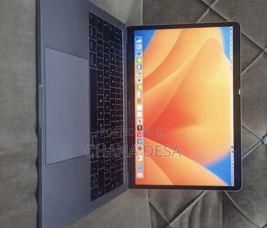 New Laptop Apple MacBook Pro 2017 16GB Intel Core i5 SSD 512GB
