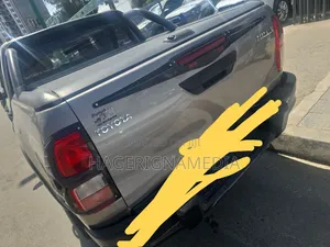 Toyota Hilux 2020 Gray