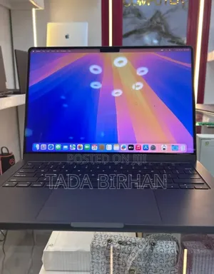 New Laptop Apple MacBook Pro 2023 M3 Max 18GB Intel Core M3 SSD 512GB