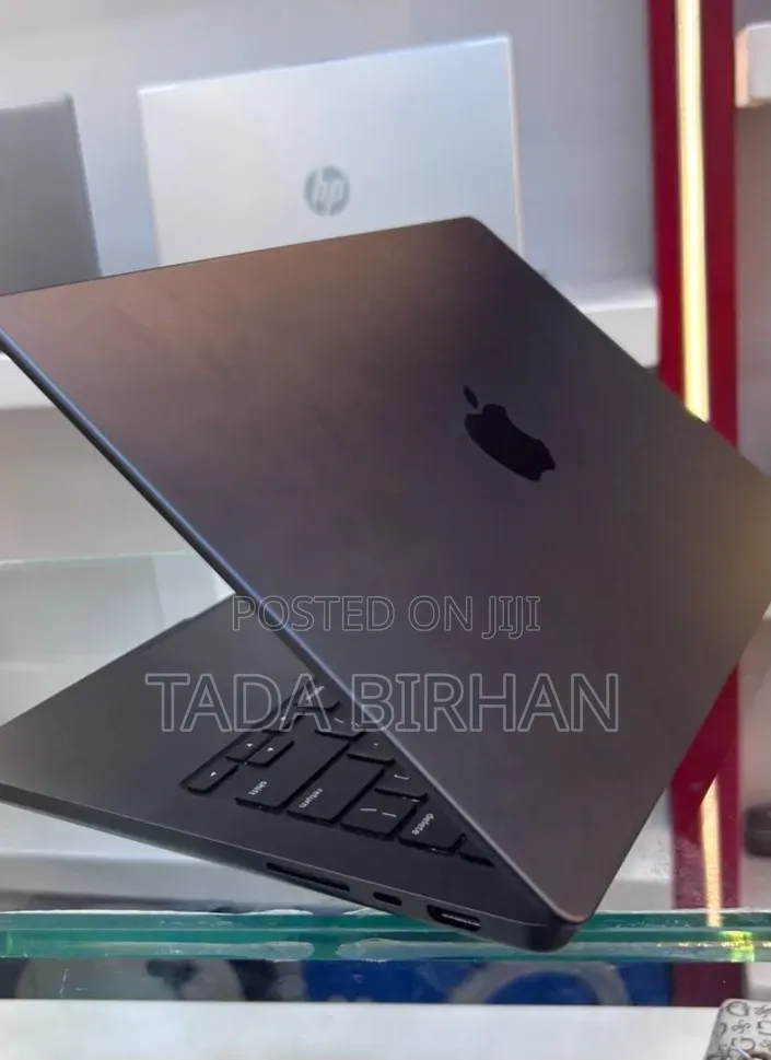 New Laptop Apple MacBook Pro 2023 M3 Max 18GB Intel Core M3 SSD 512GB