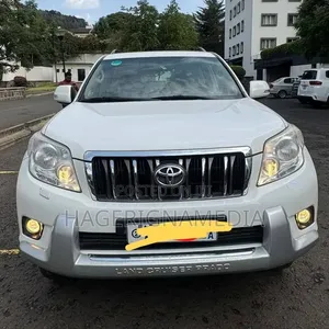 Toyota Land Cruiser Prado 2011 White