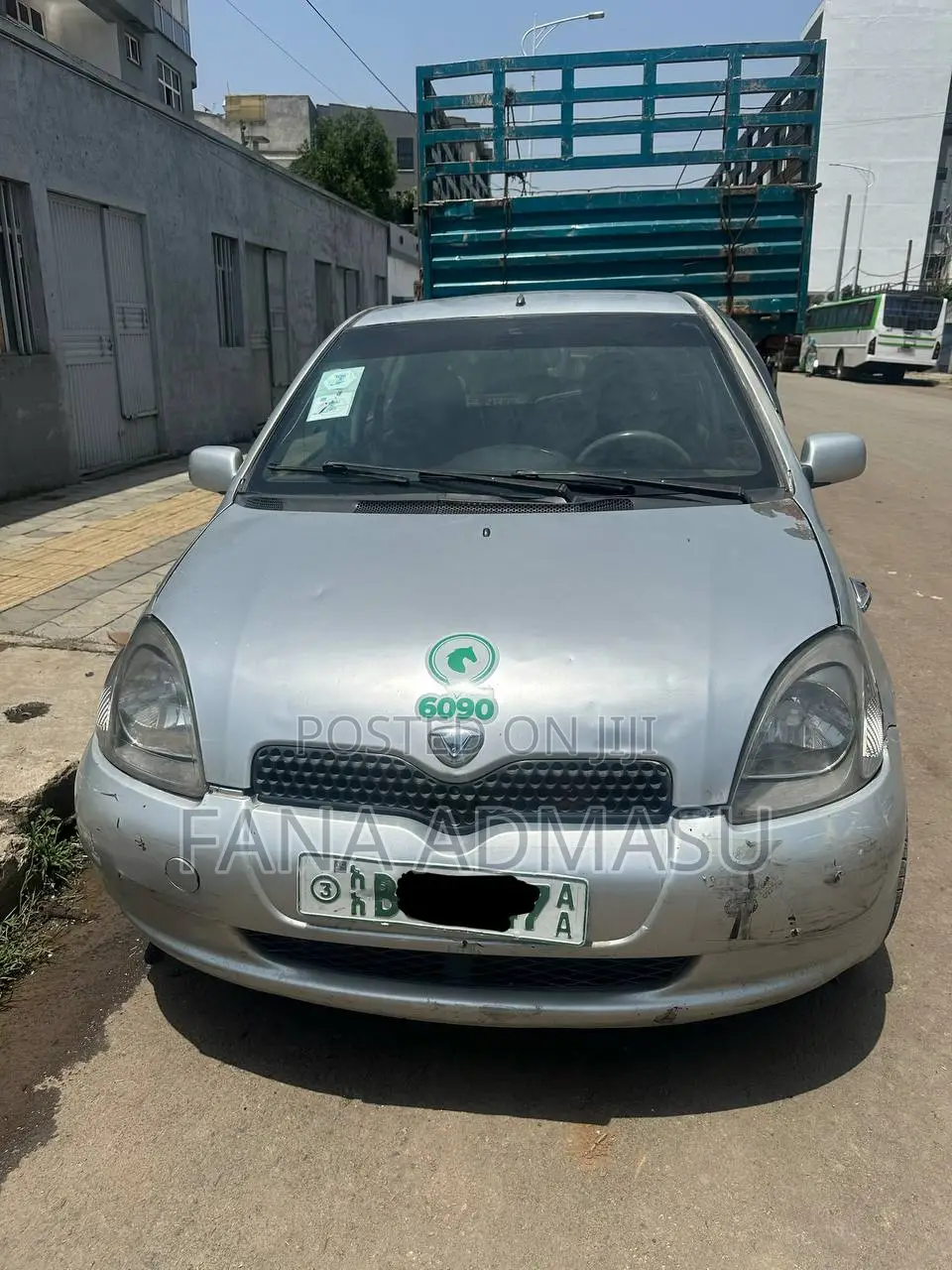 Toyota Vitz 2001 Silver