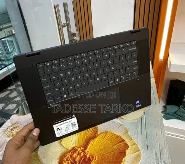 New Laptop HP OmniBook Ultra Flip 14" 16GB Intel Core Ultra 7 SSD 1T
