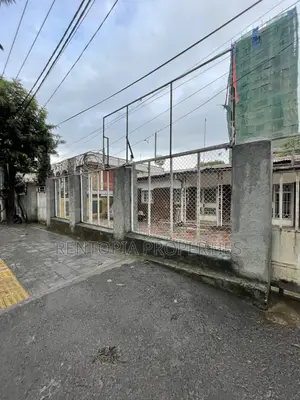 Car Showroom for Rent!
