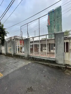 Car Showroom for Rent!