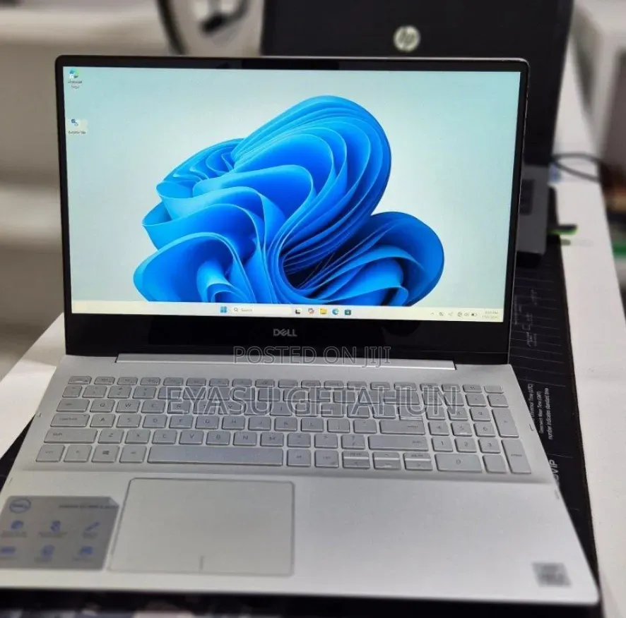 New Laptop Dell Inspiron 15 8GB Intel Core i5 SSD 256GB