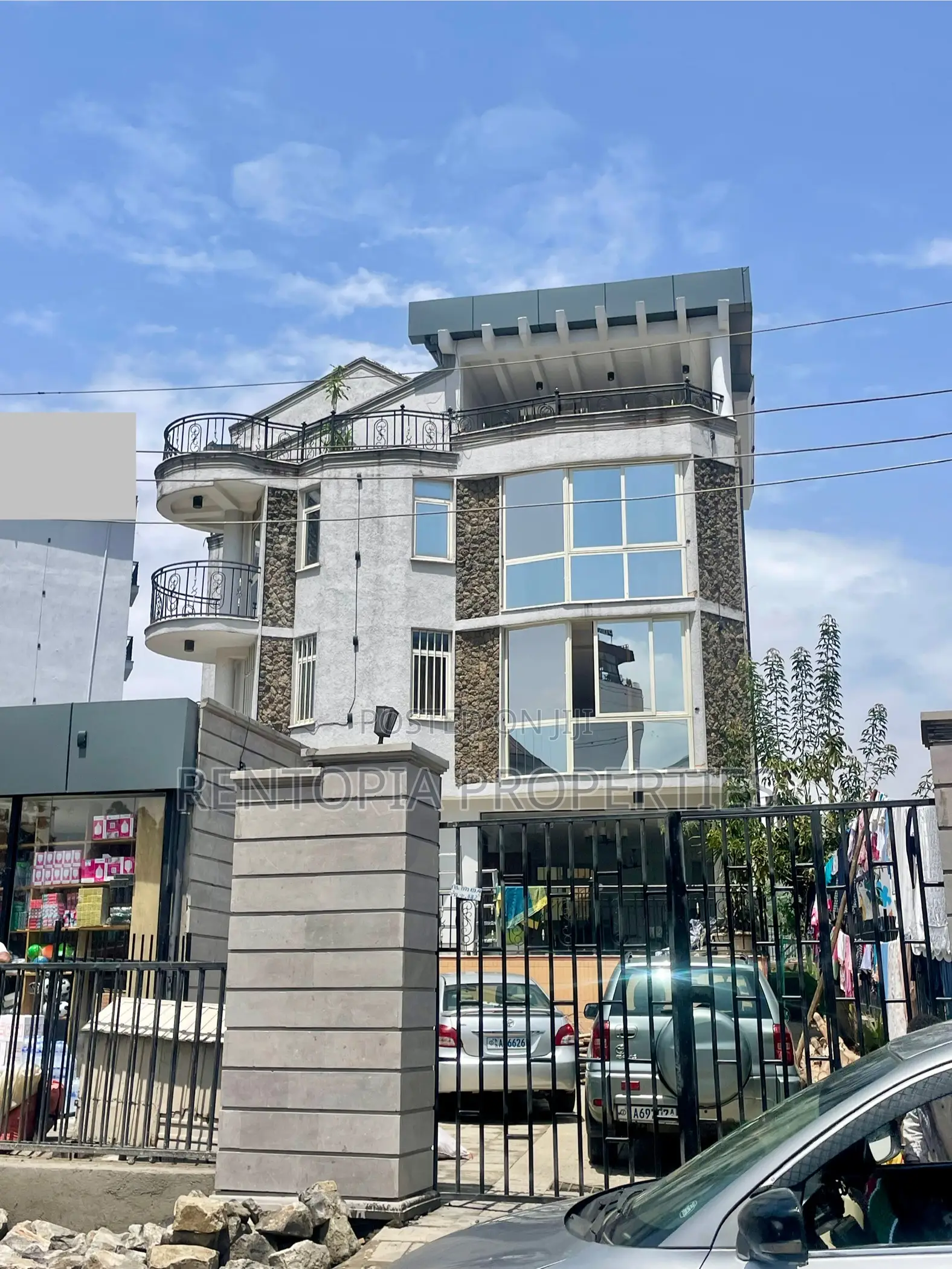 Commercial G+3 for Rent ! Restaurant,Office