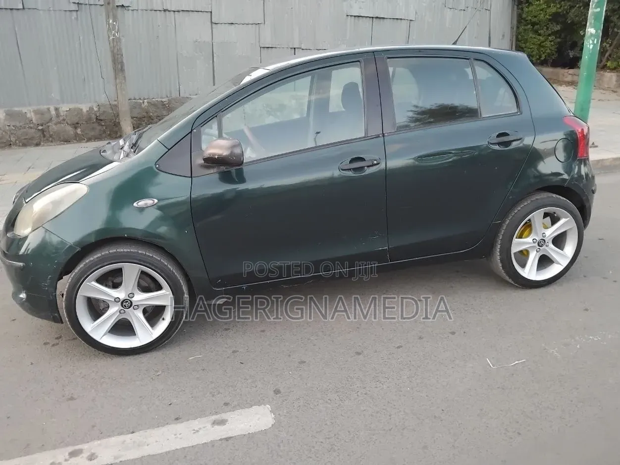 Toyota Yaris 2007 Brown