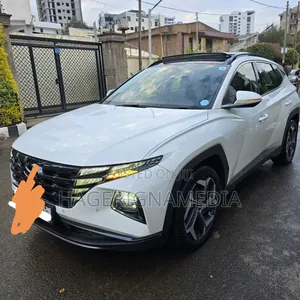 Hyundai Tucson 2022 White