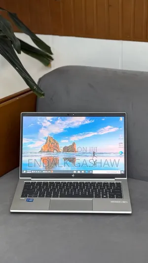 New Laptop HP EliteBook 830 G8 8GB Intel Core i5 SSD 512GB