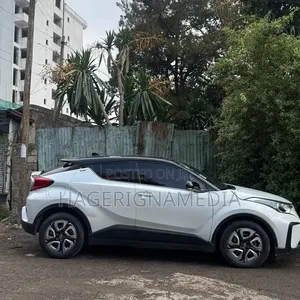 Toyota C-HR 2022 White