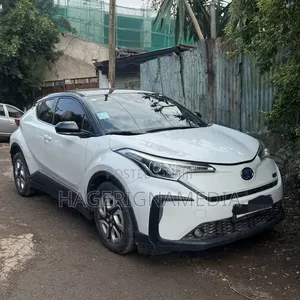 Toyota C-HR 2022 White